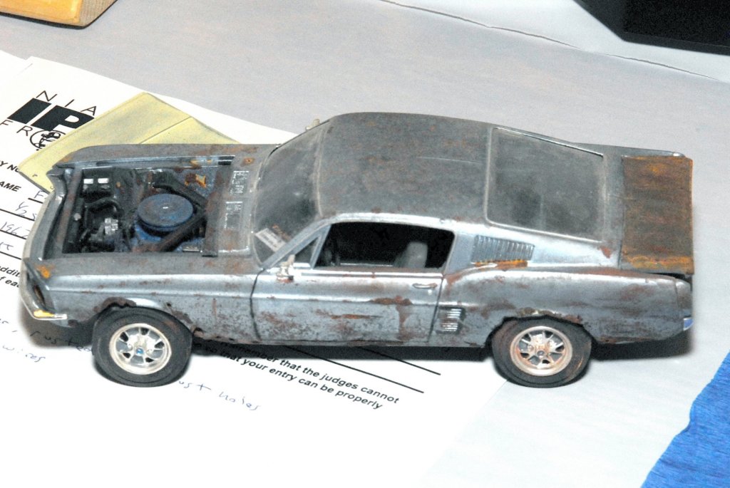 mustang2.jpg