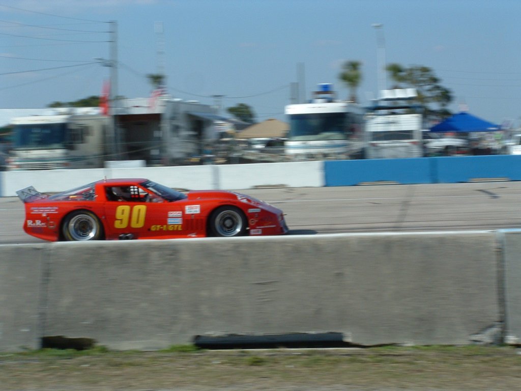 gt1corvetteontrack.jpg