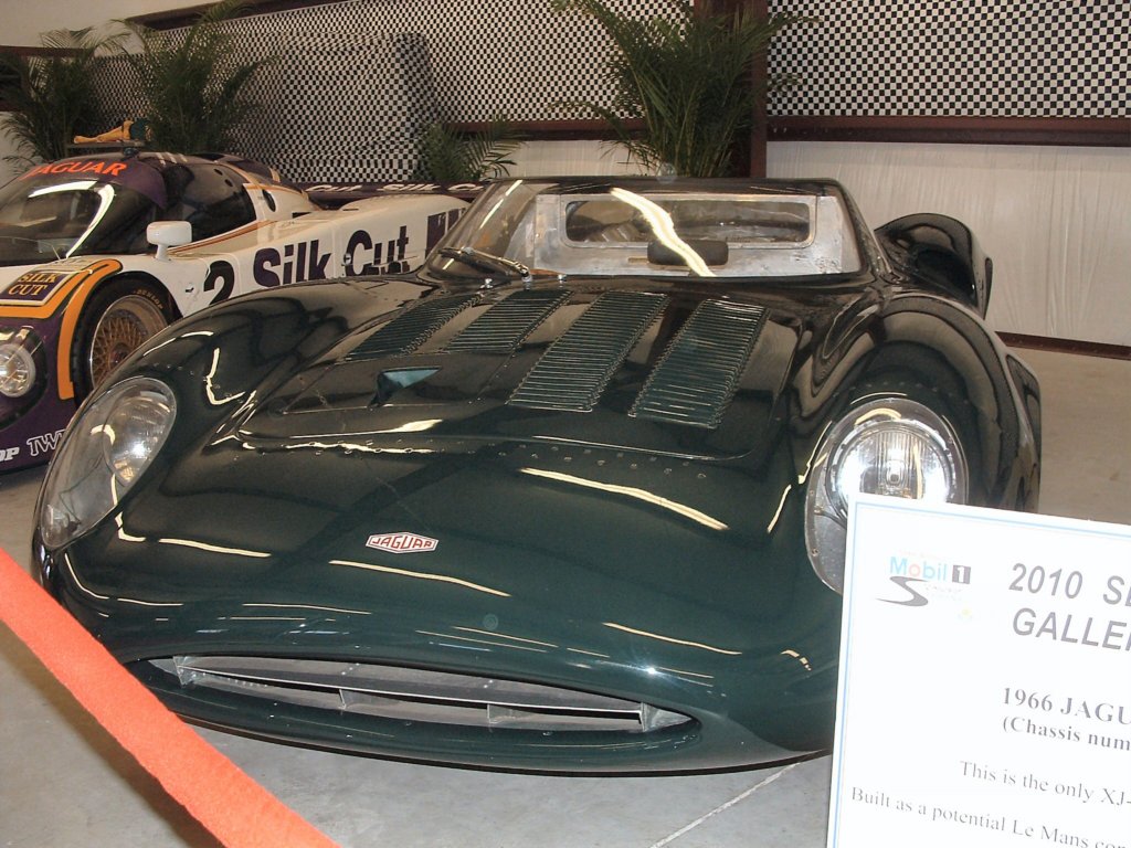 jaguarxj13.jpg