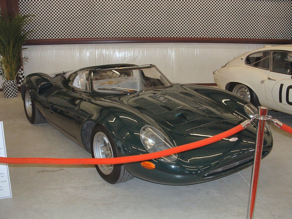 jaguarxj132.jpg