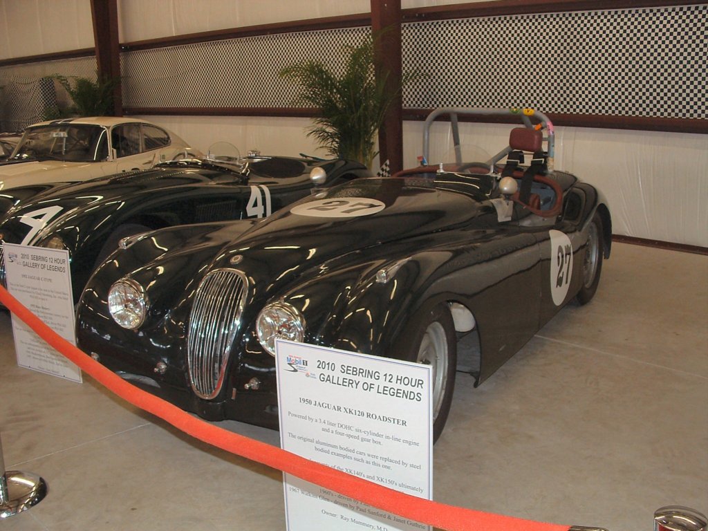 jaguarxk120roadster.jpg